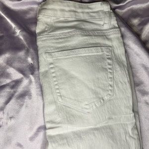 White skinny jeans